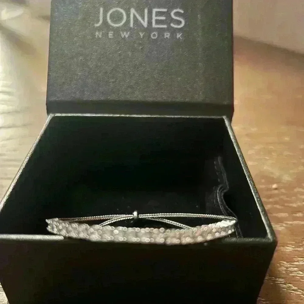 Womens Diamond bracelet - Picture 3 of 6